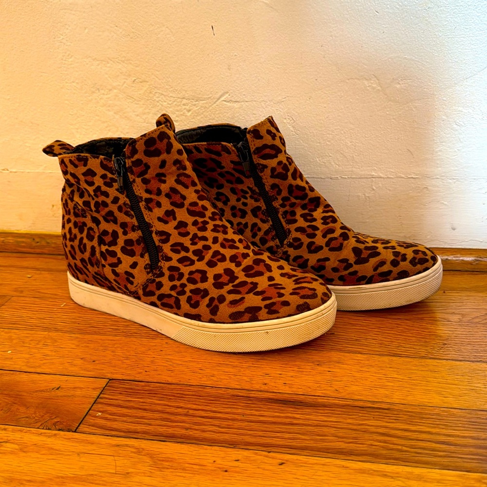 Leopard print ankle boots